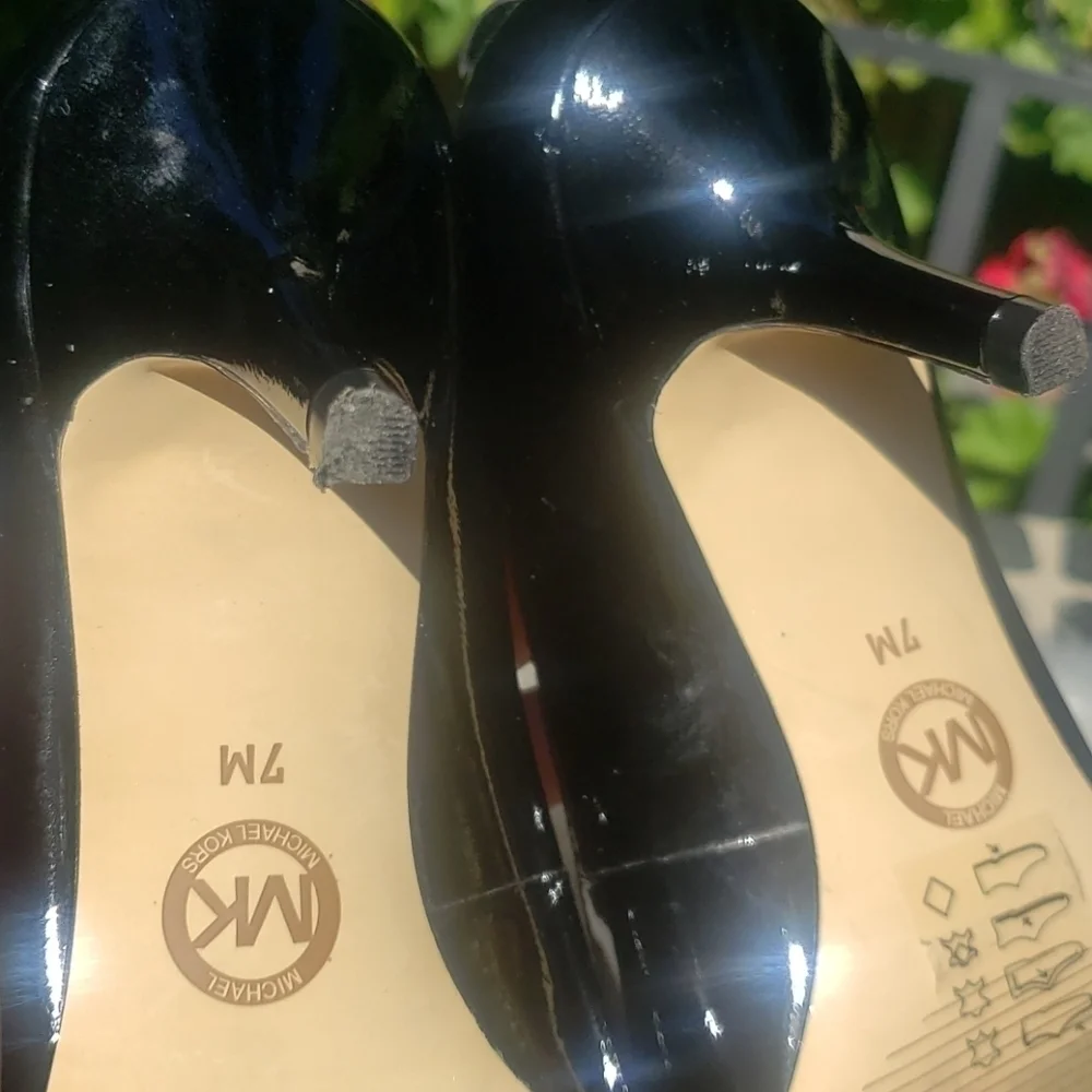 MICHAEL KORS Black Patent Peep Toe Heels 7